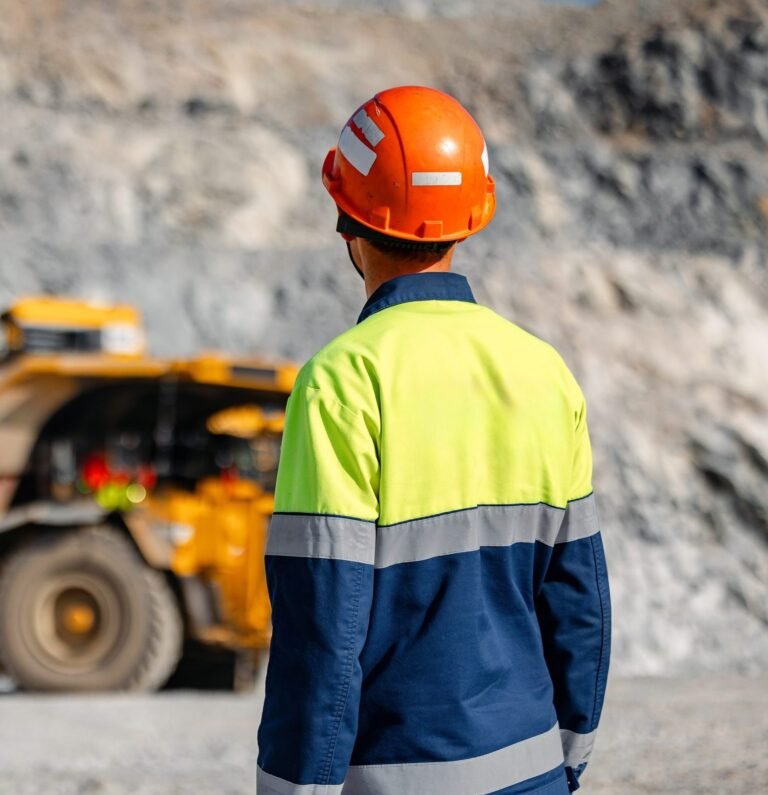 CCE Mining Montreal - Expert in mining - Reserve Estimation - Mine Design - Rock Mechanics - Mine Ventilation -